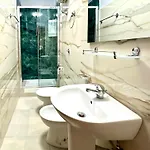Termini Luxury בית הארחה 3*